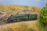 2S-008-014 Dapol A4 Steam Locomotive number 60009 "Union of South Africa" in BR Green livery with early emblem